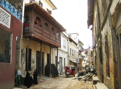 Tuc Tuc in a Mombasa alley