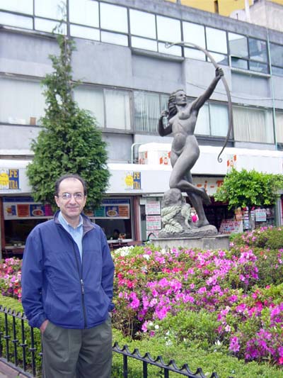 Ali in fron of the Diana Statue