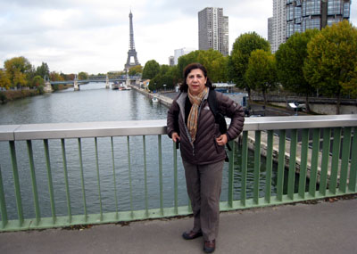 Shahrzad with the Eifle Tower